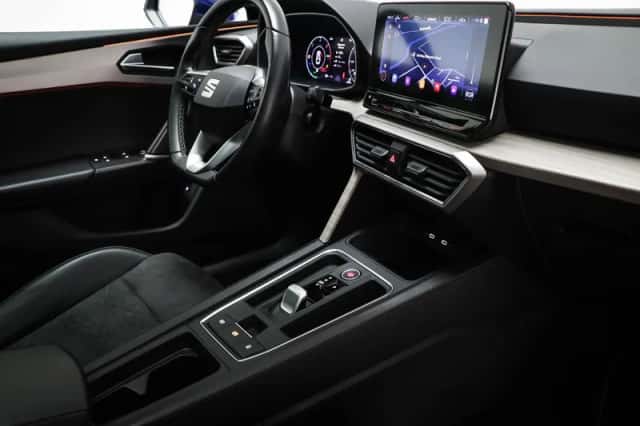 SEAT Leon (2021) thumbnail 3