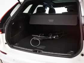 Volvo XC60 (2023) thumbnail 32