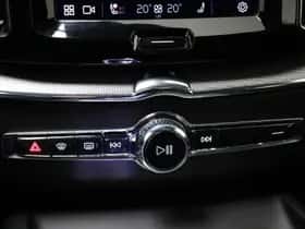 Volvo XC60 (2023) thumbnail 45