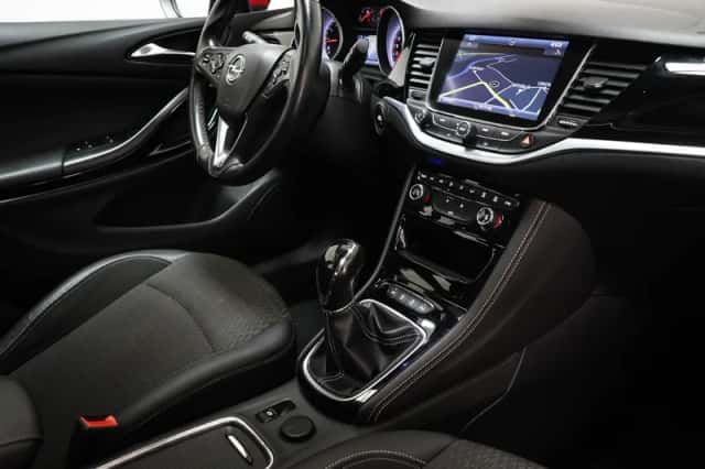 Opel Astra (2015) thumbnail 3