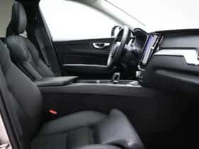 Volvo XC60 (2024) thumbnail 11