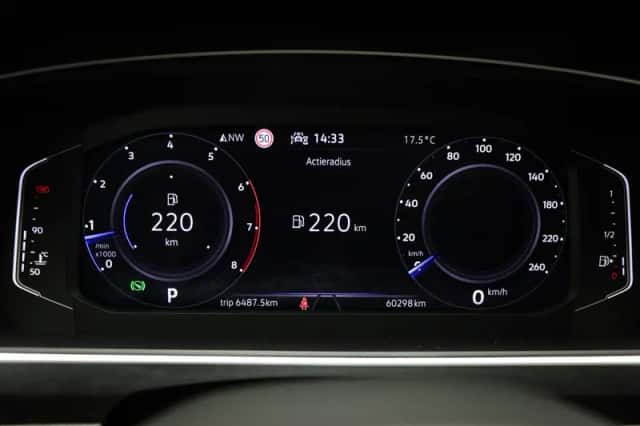 Volkswagen Tiguan (2023) thumbnail 4