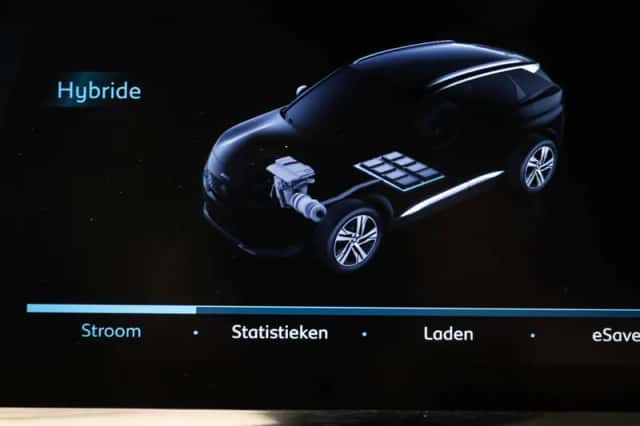 Peugeot 3008 (2024) thumbnail 5