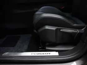 Peugeot 3008 (2023) thumbnail 28