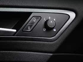 Volkswagen Golf (2019) thumbnail 28