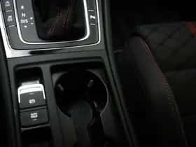 Volkswagen Golf (2019) thumbnail 37