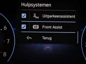 Volkswagen Golf (2021) thumbnail 38