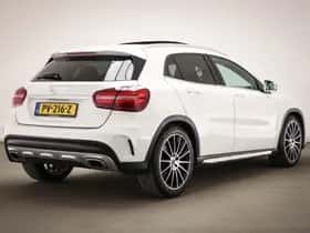 Mercedes-Benz GLA (2017) thumbnail 2