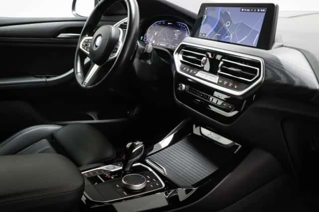 BMW X3 (2022) thumbnail 3