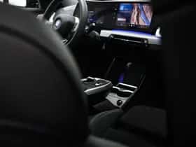 BMW iX2 (2024) thumbnail 16