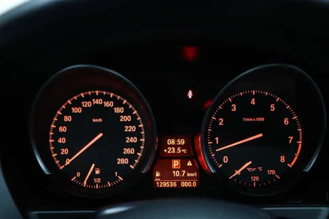 BMW Z4 (2012) thumbnail 6