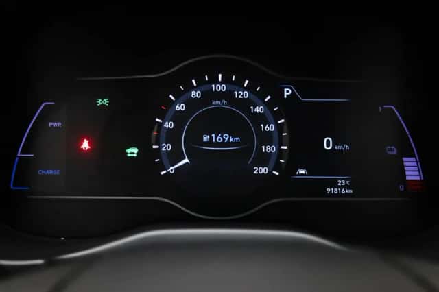 Hyundai Kona (2021) thumbnail 5
