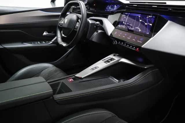 Peugeot 308 (2023) thumbnail 3
