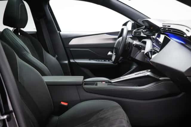 Peugeot 308 (2023) thumbnail 4