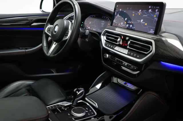 BMW X4 (2022) thumbnail 3