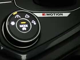 Volkswagen Tiguan (2018) thumbnail 35