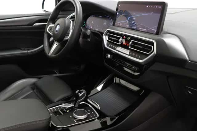BMW X3 (2021) thumbnail 4
