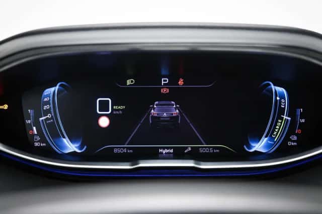 Peugeot 3008 (2024) thumbnail 4