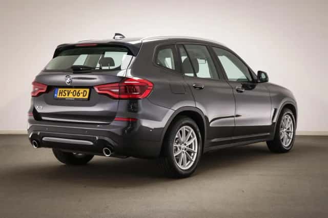 BMW X3 (2021) thumbnail 2