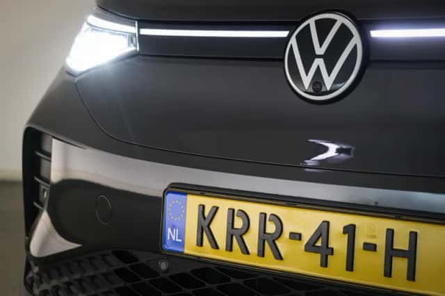 Volkswagen ID.4 (2022) thumbnail 2