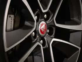 Jaguar F-Type (2018) thumbnail 32