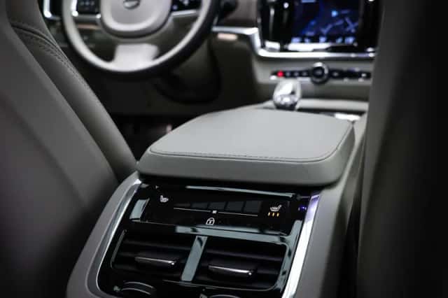 Volvo S90 (2021) thumbnail 3