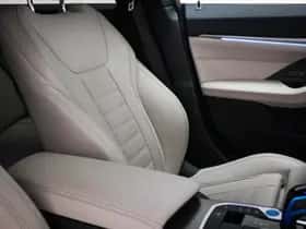 BMW i4 (2022) thumbnail 10