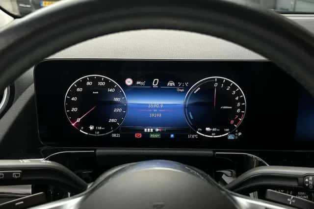 Mercedes-Benz GLA (2023) thumbnail 5