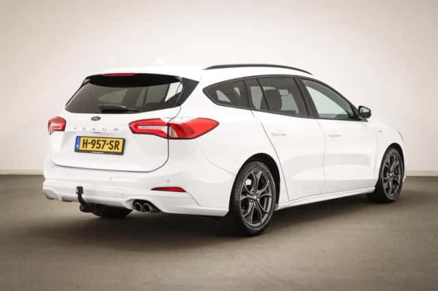 Ford Focus (2019) thumbnail 2