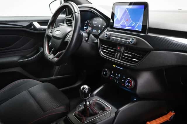 Ford Focus (2019) thumbnail 3