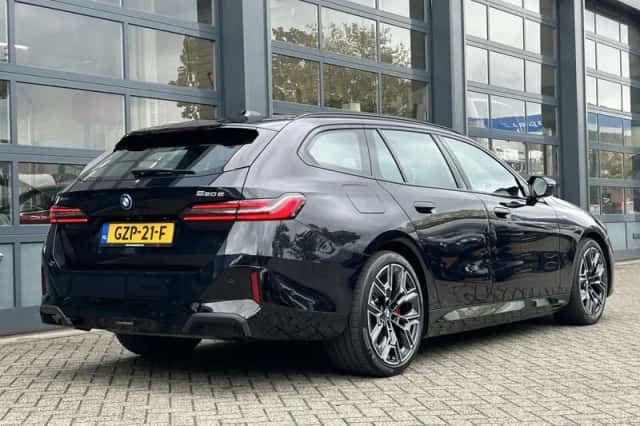 BMW 5-Serie (2025) thumbnail 2