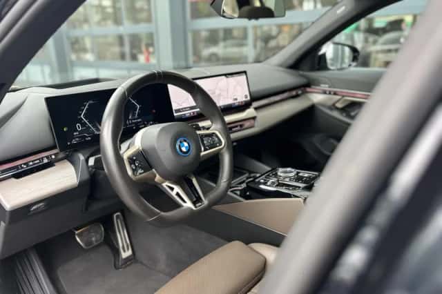 BMW 5-Serie (2025) thumbnail 3