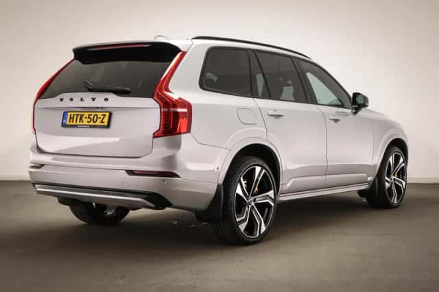 Volvo XC90 (2023) thumbnail 2