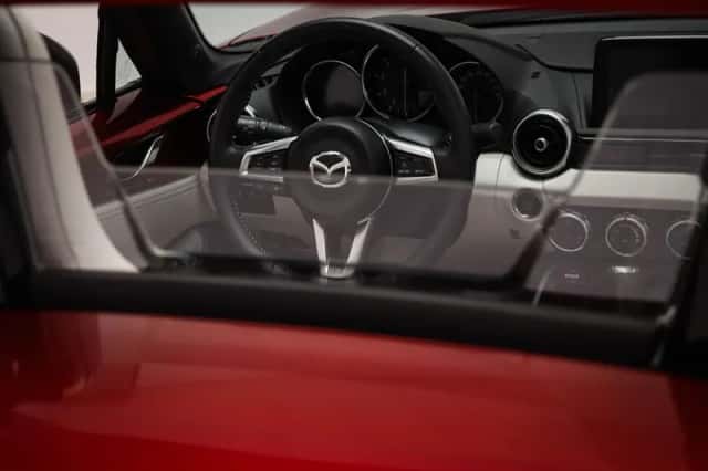 Mazda MX-5 (2023) thumbnail 6