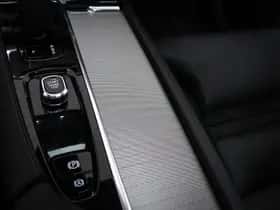 Volvo XC90 (2023) thumbnail 43