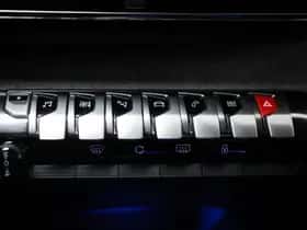 Peugeot 3008 (2022) thumbnail 42