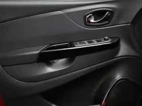 Renault Captur (2015) thumbnail 23