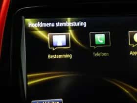 Renault Captur (2015) thumbnail 38