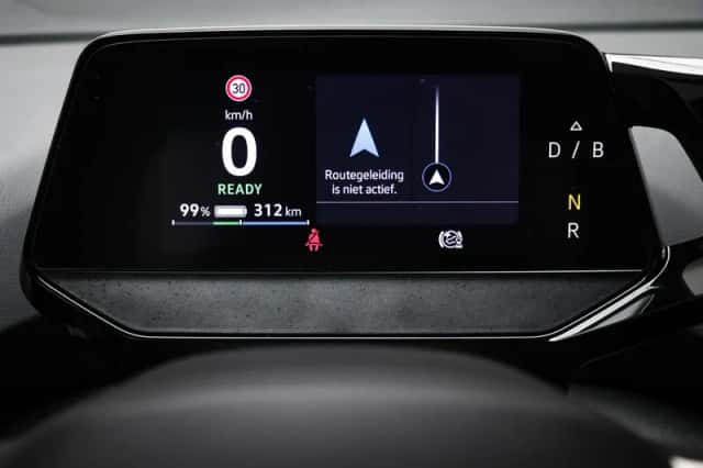 Volkswagen ID.4 (2021) thumbnail 4