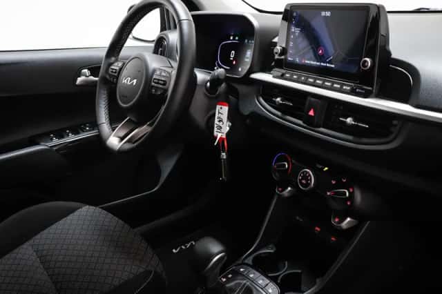 Kia Picanto (2024) thumbnail 3