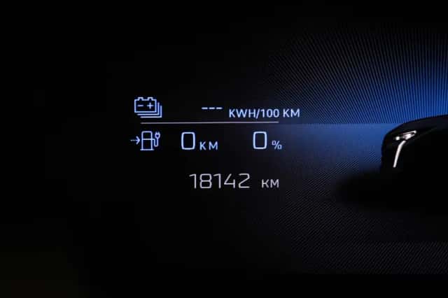 Peugeot 408 (2024) thumbnail 5