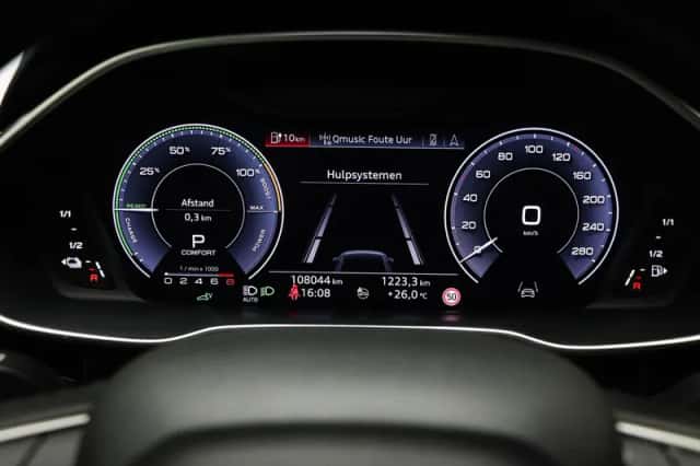 Audi Q3 (2021) thumbnail 5