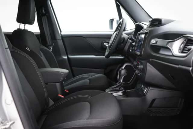 Jeep Renegade (2021) thumbnail 6