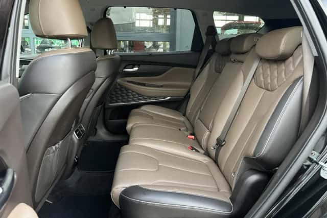 Hyundai Santa Fe (2021) thumbnail 4