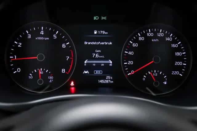 Kia Stonic (2023) thumbnail 4