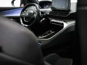 Peugeot 3008 (2023) thumbnail 12