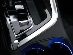 Peugeot 3008 (2023) thumbnail 36