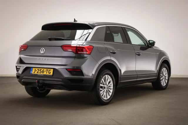 Volkswagen T-Roc (2018) thumbnail 2