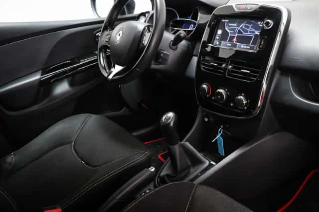 Renault Clio (2014) thumbnail 3