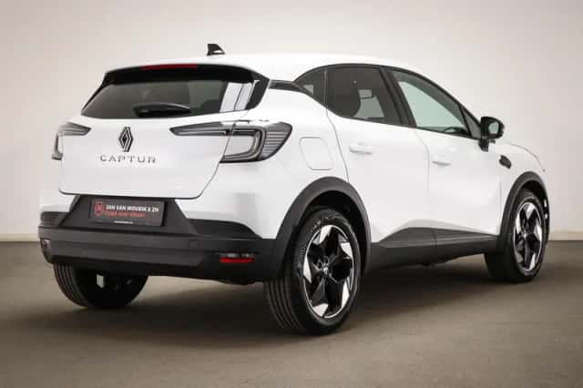 Renault Captur (2025) thumbnail 2